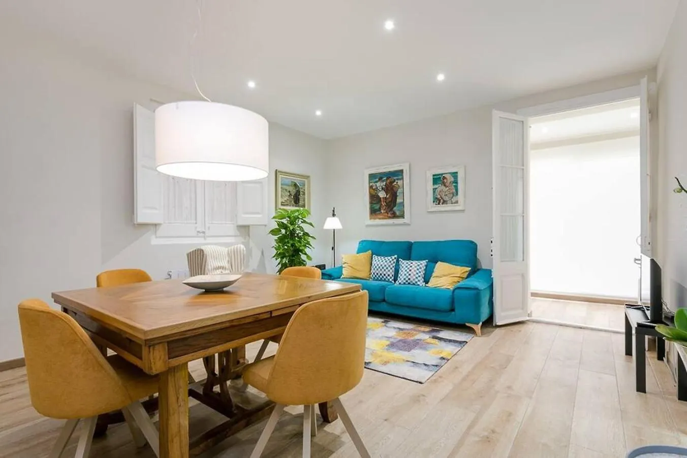 Lovely Designed Apt Connected To Center Cornella de Llobregat