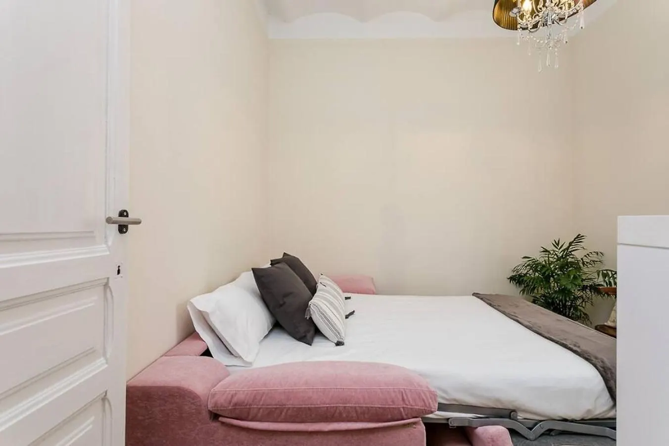 Lovely Designed Apt Connected To Center Cornella de Llobregat 0*,