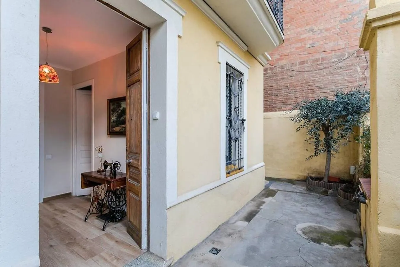 Lovely Designed Apt Connected To Center Cornella de Llobregat