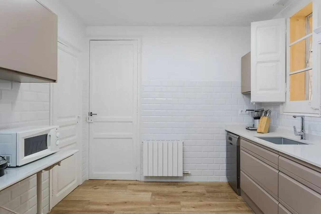 Lovely Designed Apt Connected To Center Cornellà de Llobregat Casa de Férias