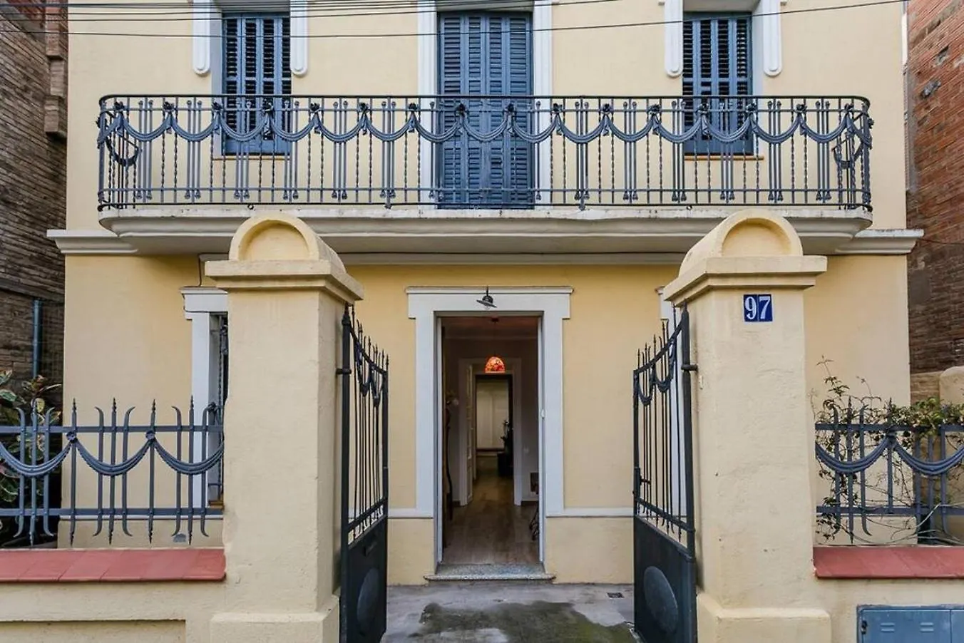 Lovely Designed Apt Connected To Center Cornellà de Llobregat Casa de Férias